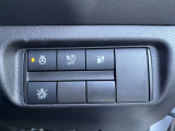 【運転席右下】ステアリングステアリングヒーター・充電タイマー・充電ポートオープナー・踏み間違い防止キャンセル各スイッチ