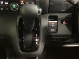 指定工場併設で末永く品質を保ちます。12ヶ月点検や車検はもちろんのこと、国家資格整備士によるお車のアドバイスも致します。