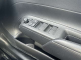 運転席側パワーウィンドウスイッチ ドリンクホルダーもあります☆