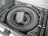 スペアタイヤを積んでいるモデルです。