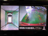 アラウンドビューモニターで車庫入れも空から見ている様に駐車できラクラクです。