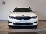 BMW代表的な特徴のキドニーグリル。BMWのすべてのモデルに採用され、BMWらしさを強調しております。