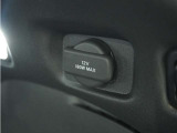 ◆後席用12V電源ソケット◆12V電源ソケットは後席用にも装備されています。長時間のドライブも安心です。