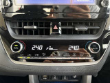 左右独立温度コントロールフルオートエアコンです。運転席、助手席それぞれで独立して温度設定ができます。冷え性の方が乗っても安心ですね♪
