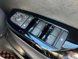 ★オート格納式ドアミラー★ドアミラーの操作スイッチを中立の位置(AUTO)にするとドアの施錠・解錠と連動してドアミラーが格納・復帰します!