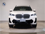 【キドニーグリル】BMWは約90年もの間、ほぼ全ての車両にひと目でBMWだと分かるこの特徴的なフロントグリルが備えられ、デザイン・アイコンとして親しまれてきました。