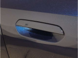 【50:50の重量配分】前後のタイヤにかかる車両重量を均等になる様に拘って設計。シャープで軽快なハンドリングを実現。ドライバーと車との一体感あるドライビングの歓びをご体感下さい!