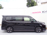 ◆【両側パワースライドドア】が装備されています。挟み込み防止装置により、お子さまの乗り降りも安心です。車外車内のドアハンドルからはもちろん、運転席スイッチやリモコンキーからも開閉操作が可能で便利です。