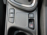 電子パーキングブレーキ。ホールド機能ありで運転をサポート。
