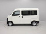 この中古車はルームクリーニングを施工をして展示しております。お客様が気持ちよくドライブして頂けるように一台一台丁寧に作業しています!是非店頭にてご確認ください。
