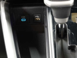 充電用USB端子(タイプC)・通信用USB端子(タイプA)