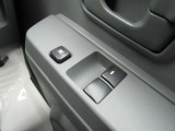 ビジネスカーでも快適装備は外せません。運転席&助手席はパワーウインドウです。(挟み込み防止機能付き)。
