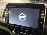 【大画面ナビ】人気の大型9インチナビを装備。存在感のある大画面はインパクト大!ナビ利用時のマップ表示は見やすく、テレビやDVDは臨場感がアップ!いつものドライブがグッと楽しくなります♪