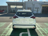 前後にはソナーが装備されていますので駐車時の後退時でもセンサーが教えてくれるので安心です。