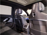 【サンルーフ】高級車のマストアイテムのガラス・サンルーフ。開放感のある室内空間を演出してくれます。