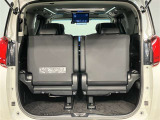 トランク開閉時にボタン1つで操作できるパワーバックドアを搭載!荷物乗せ降ろしがラクラク☆