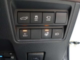 オートマチックハイビームを装備しております☆先行車や対向車のライトを認識し、ハイビームとロービームを自動で切り替える機能です!夜道の視界を確保してくれますので安心ですね♪