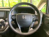 【純正革巻きステアリング】上質な革を使用することで、手にしっかり馴染みとても運転しやすいハンドルです♪