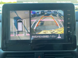アラウンドビューモニターは4個のカメラを合成してまるで上から撮影した様な駐車場のどの位置にいるかとてもわかり易い機能です