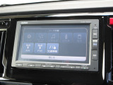 ナビゲーションは純正メモリーナビ(VXM-184Ci)を装着しております。AM、FM、CD、Bluetoothがご使用いただけます。初めて訪れた場所でも安心ですね!