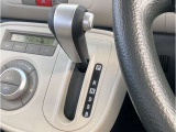 ■変速ショックの無いCVT(無段変速車)インパネシフトで、スムーズなシフト操作とサイドウォークスルーも可能です!
