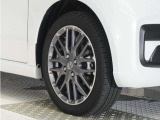 ◆純正アルミホイール装着車◆これで足元まわりも、おしゃれにきまります!