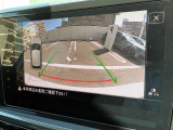 バックカメラも鮮明に映るため、駐車時の安心感が増します。
