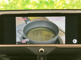 テレビ映像を画面で楽しめる装備を備えています。停車中の休憩時間などに、番組や映像を視聴して過ごせるのがうれしいポイント。画面の表示も確認しやすい仕様です。