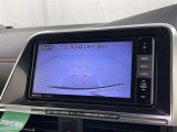 バックモニター付なので後退時に後方が見えるので安心。 車は構造上、死角がたくさんなので万が一を考えると必須ですね。 あくまで補助の為の装備、バックは目視で確認する事が重要ですよ。