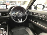 現在のMAZDA車はインパネ配置が視線の動きが少なくなるように設計レイアウトされています☆ひとつひとつの部品からMAZDAの安全に対するこだわりを感じる事が出来ます☆