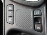 電動パーキングブレーキなのでサイドブレーキ操作がカンタンです。