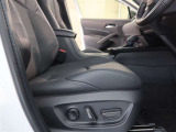 パワーシート搭載。微妙な調整が手軽にでき、ピッタリなポジションで運転することが可能です。
