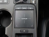 直感的な操作が可能なタッチパッドを搭載しております♪運転中の視線移動が少ないので安心ですね☆