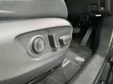 パワーシート搭載。微妙な調整が手軽にでき、ピッタリのポジションで運転することが可能です。