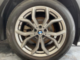 BMWならではの卓越した走りを支えるホイールと足回りです!日本車の走りに慣れている方にもぜひ体感して頂きたいほど、高いレベルでまとまっています!