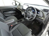 シンプルで使いやすいデザインの運転席です。