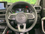 【純正革巻きステアリング】上質な革を使用することで、手にしっかり馴染みとても運転しやすいハンドルです♪