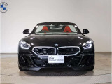 【キドニーグリル】BMWは約90年もの間、ほぼ全ての車両にひと目でBMWだと分かるこの特徴的なフロントグリルが備えられ、デザイン・アイコンとして親しまれてきました。