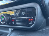 冷えが気になる方にもうれしい、運転席&助手席シートヒーター。