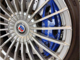【BMWアロイホイル】軽量かつ強度に拘ったアロイホイル。走行性能ポテンシャルを引き出す設計。車の足元を引き締めてくれる大きなポイントはアロイホイルです。