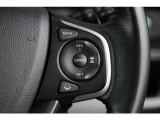 安全運転支援システムHonda SENSINGを搭載。衝突軽減ブレーキや、前後の誤発進抑制機能、アダプティブクルーズコントロール、車線維持など複数の先進技術で安心・快適なドライブをサポートします。