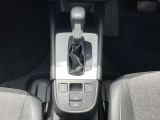 ブレーキホールド機能付きで信号待ちでブレーキが保持され快適です。