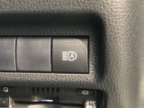 オートマチックハイビームとは、先行車や対向車のライトを認識し、ハイビームとロービームを自動で切り替える機能です。夜道の視界を確保します。詳細は販売店スタッフまでおたずねください。