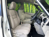 運転席シート廻りは使用感も少なく、良好な状態となっています。丁寧に使われていたことがよくわかりますね。