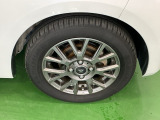 他社アルミホイールです。足元が引き立つので、車全体のイメージがアップしますよ!