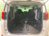 普段のお買い物や通勤、送迎等に十分な荷室スペースを確保しております。セカンドシートを倒すと、大きな荷物の積載も可能です♪