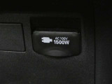 災害時にも安心。家庭用電化製品が使用できるAC100V、1500Wのコンセント付きです。