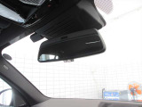BMWのほぼすべてのモデルで、ETC2.0(DSRC対応)のETC車載器がルームミラーにスマートに内蔵されています。