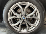 BMWならではの卓越した走りを支えるホイールと足回りです!日本車の走りに慣れている方にもぜひ体感して頂きたいほど、高いレベルでまとまっています!