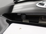 バックカメラを装備しています。